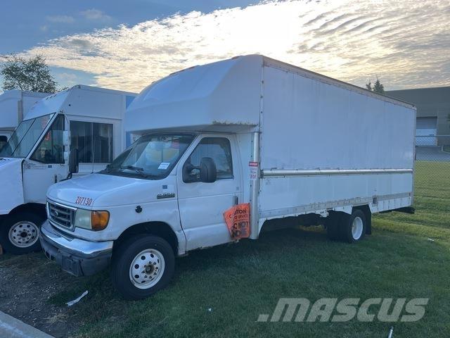 Ford E-350 Caminhões de caixa fechada
