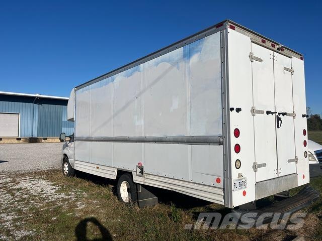 Ford E-350 Carrinhas de caixa fechada