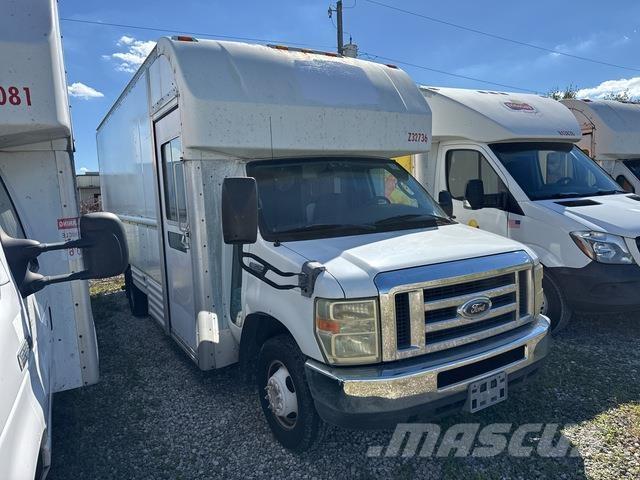 Ford E-350 Caixa fechada