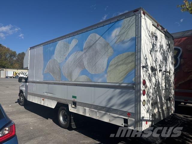 Ford E-350 Caixa fechada