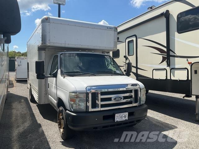 Ford E-450 Caminhões de caixa fechada