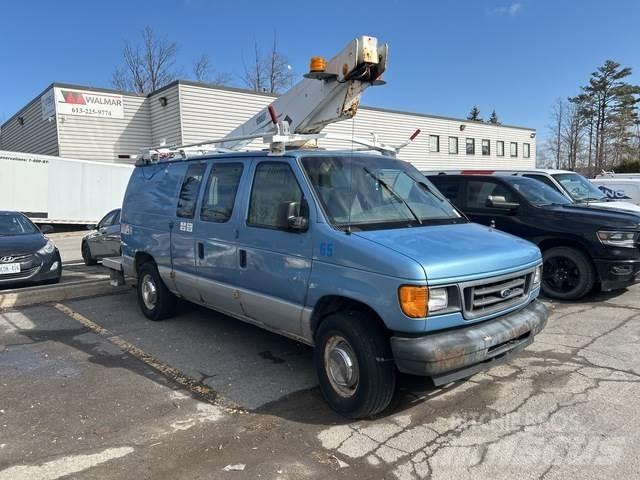 Ford E350 Plataformas aéreas montadas em camião