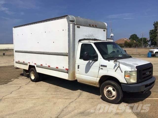 Ford E350 Caminhões de caixa fechada