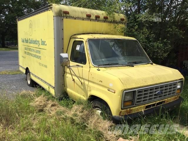 Ford E350 Caminhões de caixa fechada