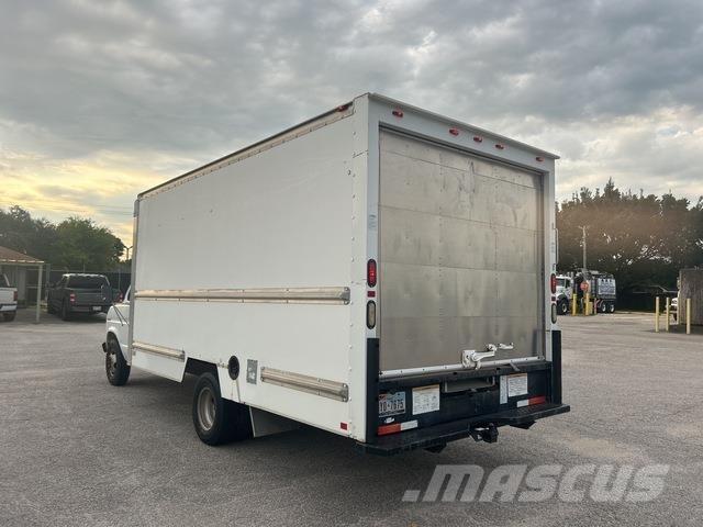 Ford E350 Caminhões de caixa fechada
