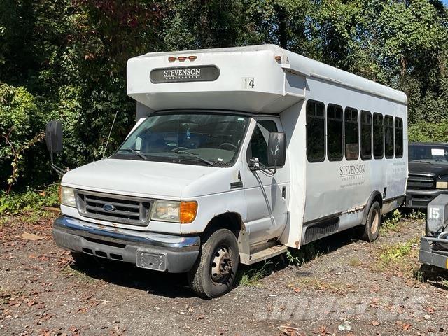 Ford E450 Automóvel