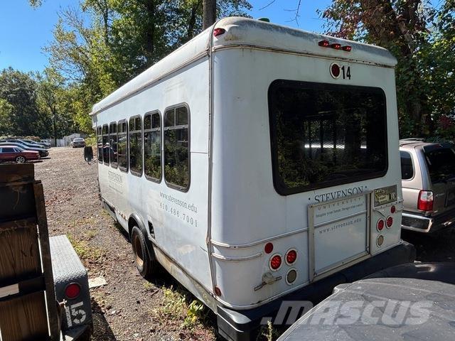 Ford E450 Automóvel