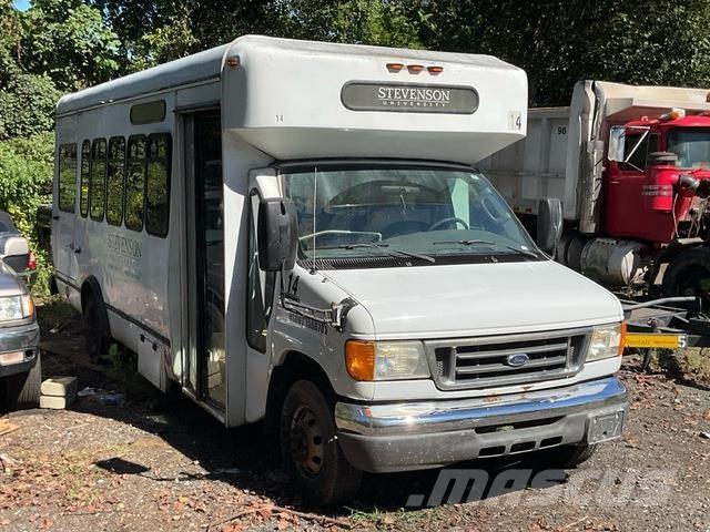 Ford E450 Automóvel