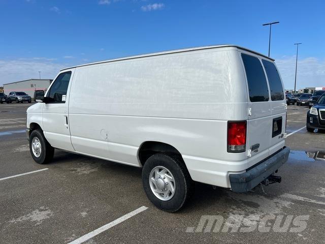 Ford Econoline Carrinhas de caixa fechada