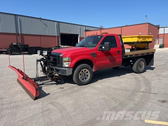 Ford F-350 Lâminas de neve e arados