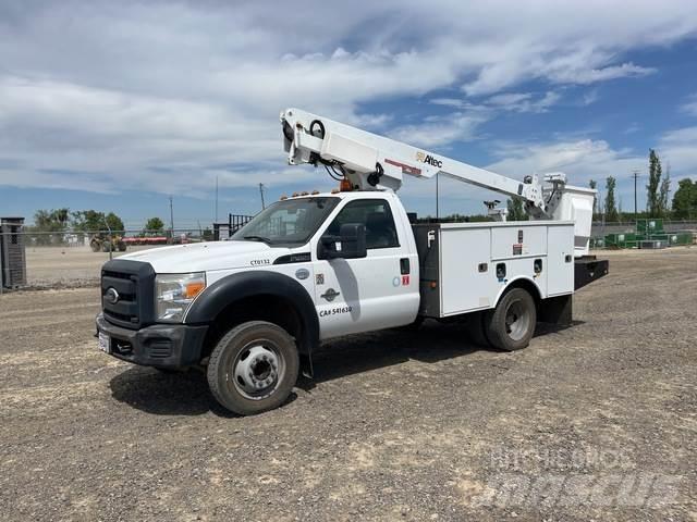 Ford F-450 Plataformas aéreas montadas em camião