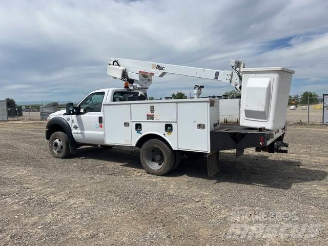 Ford F-450 Plataformas aéreas montadas em camião