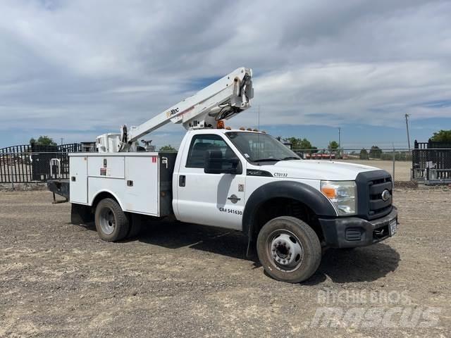 Ford F-450 Plataformas aéreas montadas em camião