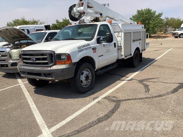 Ford F-450 Plataformas aéreas montadas em camião