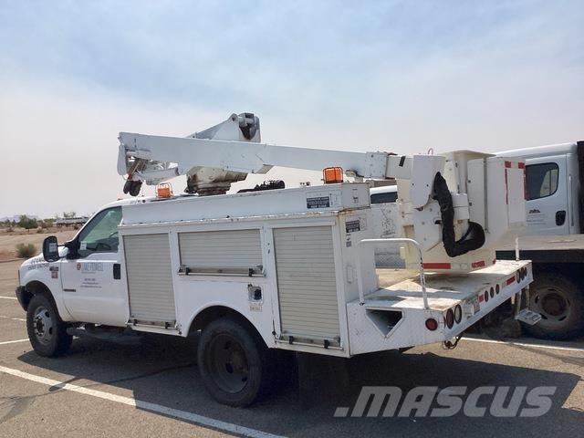Ford F-450 Plataformas aéreas montadas em camião