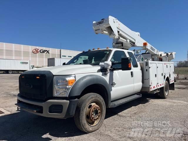 Ford F-550 Plataformas aéreas montadas em camião