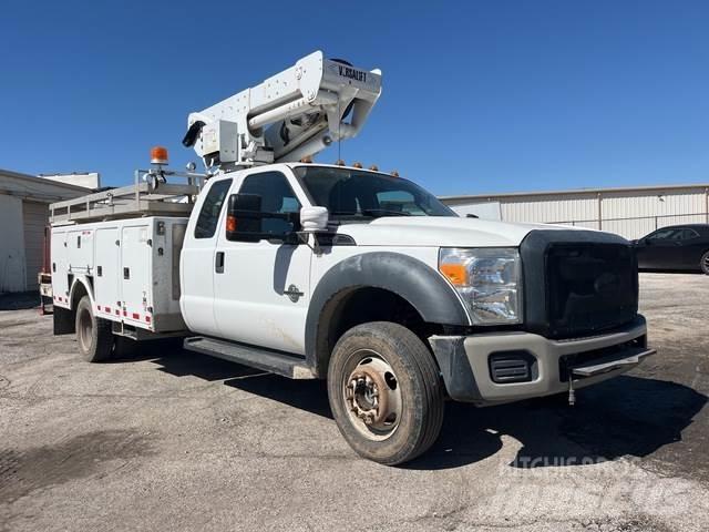 Ford F-550 Plataformas aéreas montadas em camião