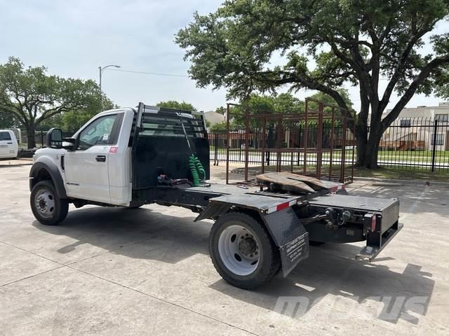 Ford F-550 Caminhões articulados