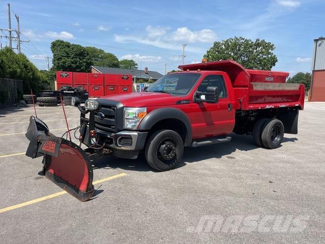 Ford F-550 Lâminas de neve e arados