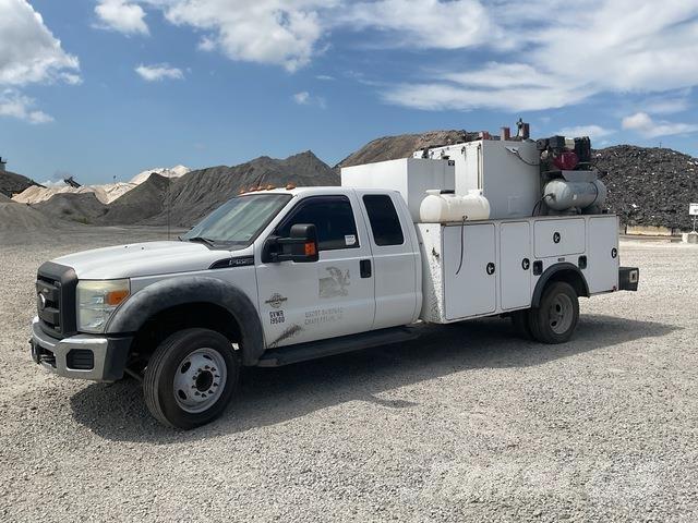 Ford F-550 Camiões-cisterna