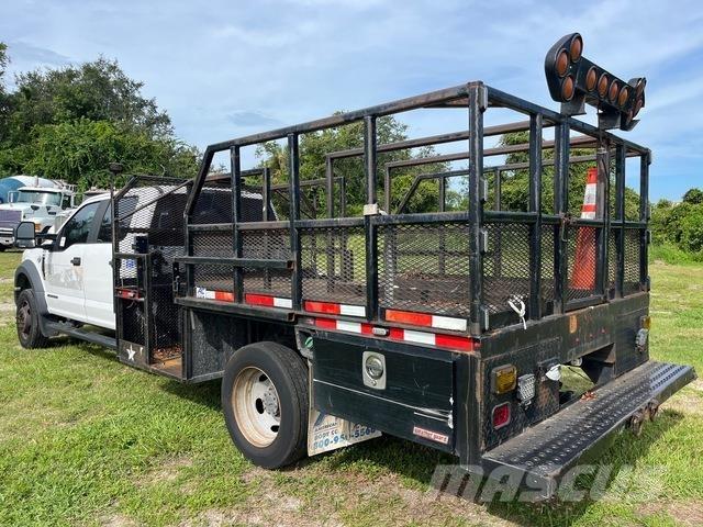 Ford F-550 Pick up de caixa aberta