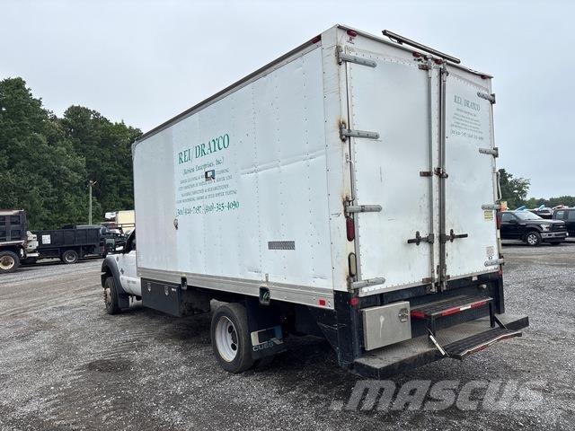 Ford F-550 Caminhões de caixa fechada