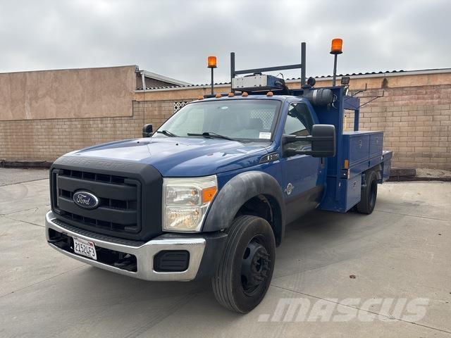 Ford F-550 Pick up de caixa aberta