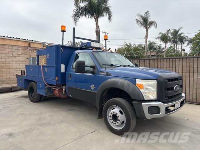 Ford F-550 Pick up de caixa aberta