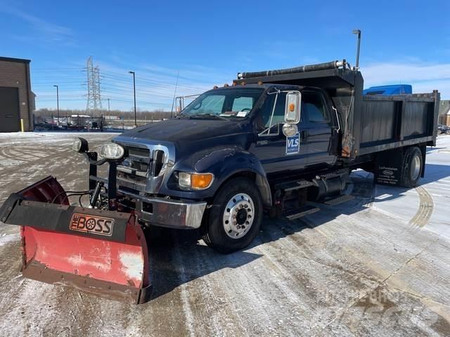 Ford F-650 Lâminas de neve e arados