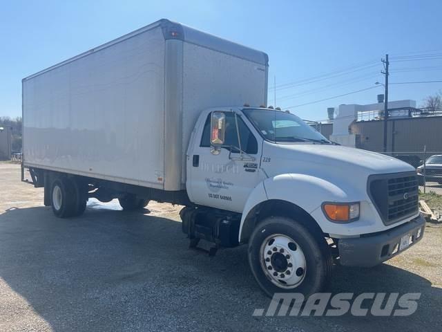 Ford F-650 Caminhões de caixa fechada