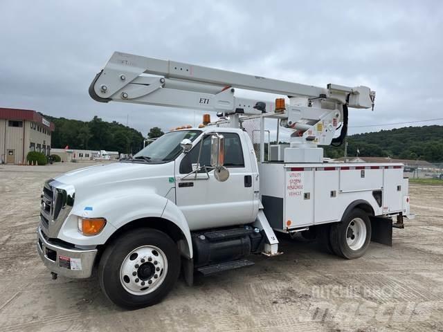 Ford F-750 Plataformas aéreas montadas em camião