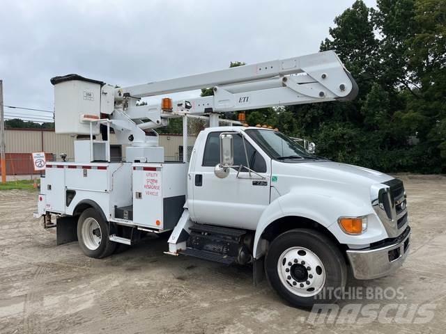 Ford F-750 Plataformas aéreas montadas em camião