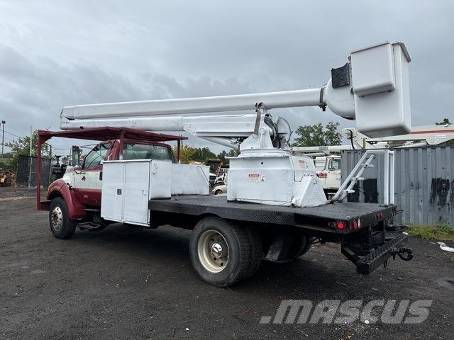 Ford F-750 Plataformas aéreas montadas em camião