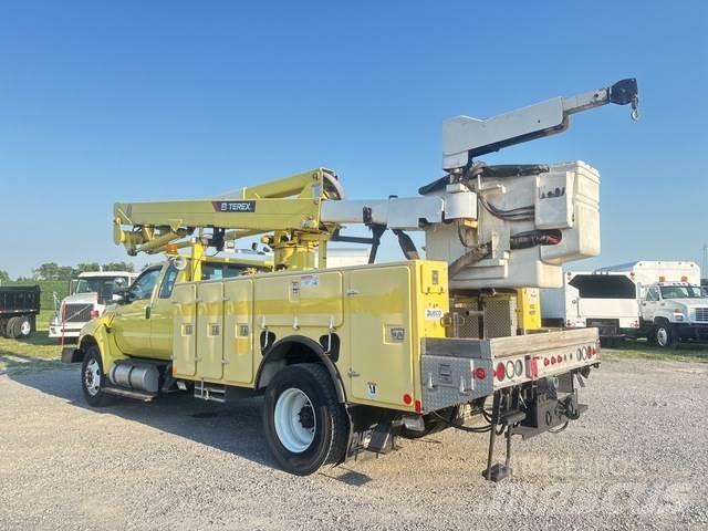 Ford F-750 Plataformas aéreas montadas em camião