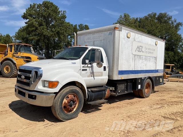 Ford F-750 Camiões-cisterna