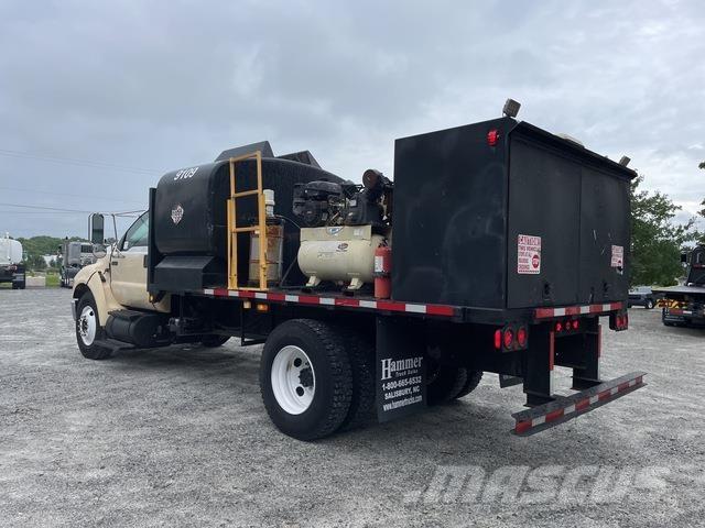 Ford F-750 Camiões-cisterna