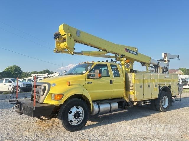 Ford F-750 Plataformas aéreas montadas em camião