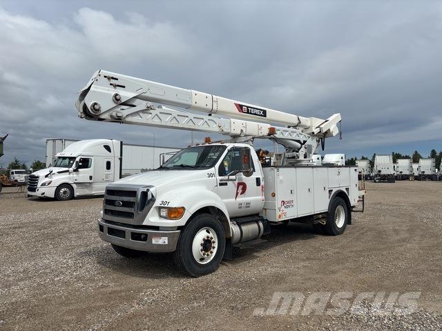 Ford F-750 Plataformas aéreas montadas em camião