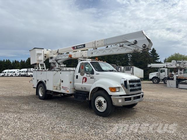 Ford F-750 Plataformas aéreas montadas em camião