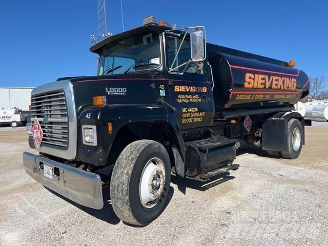 Ford L8000 Camiões-cisterna