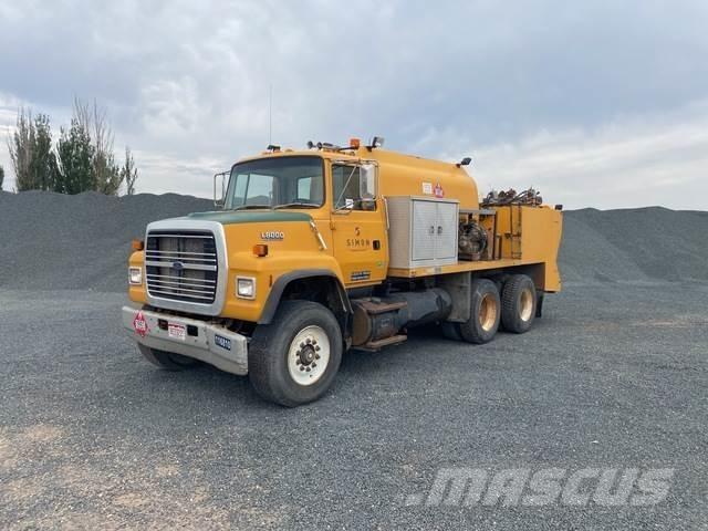 Ford LNT8000 Camiões-cisterna