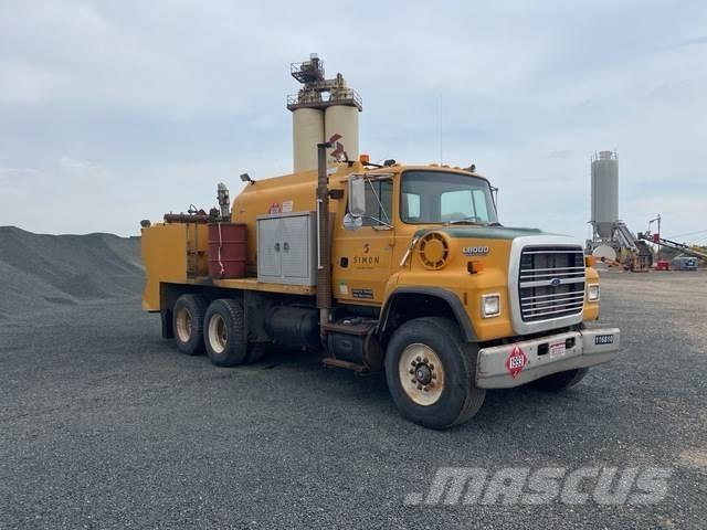 Ford LNT8000 Camiões-cisterna