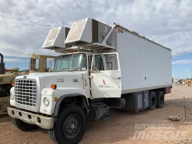 Ford LT8000 Carrinhas de caixa fechada