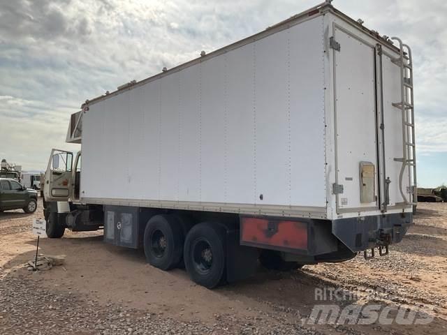 Ford LT8000 Carrinhas de caixa fechada
