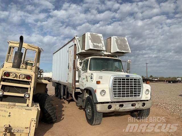 Ford LT8000 Carrinhas de caixa fechada