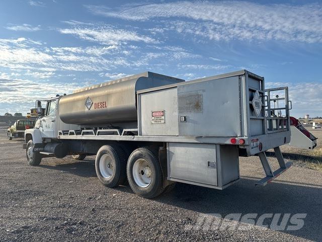 Ford LT8000 Camiões-cisterna