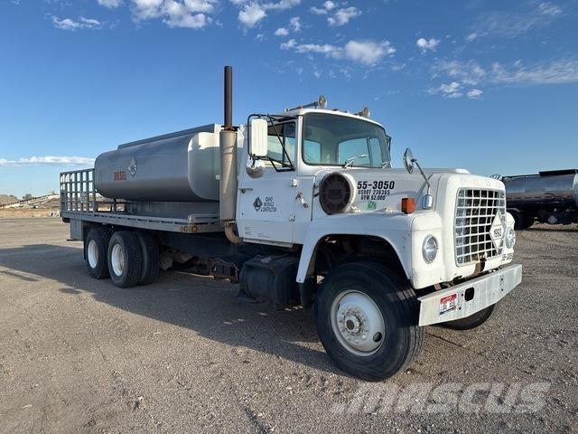 Ford LT8000 Camiões-cisterna