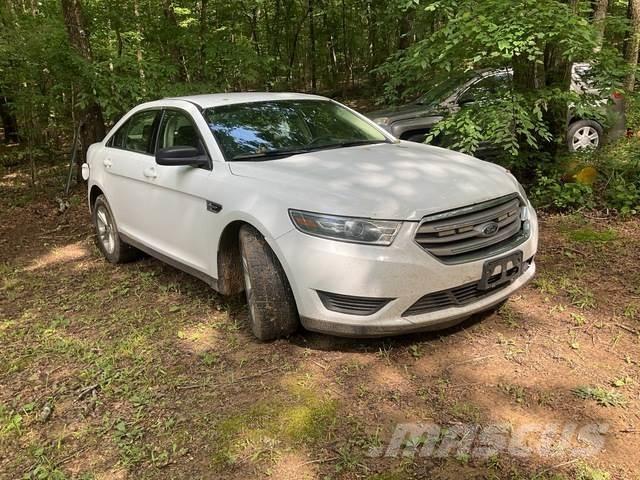 Ford Taurus Automóvel