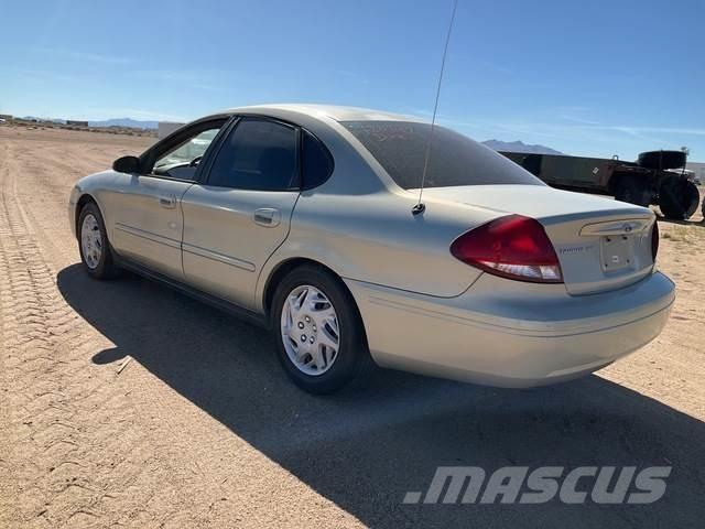 Ford Taurus SE Automóvel