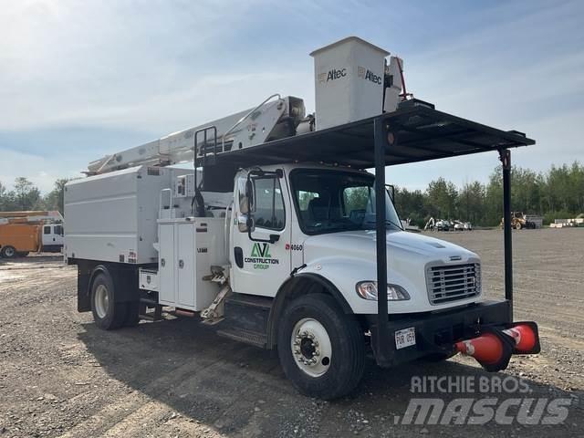 Freightliner  Plataformas aéreas montadas em camião
